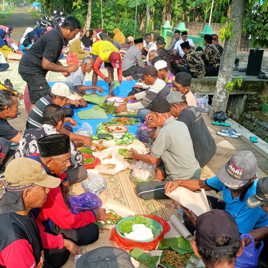Menjaga Tradisi Labuhan Serta Pesan Yang Ingin di Sampaikan ....